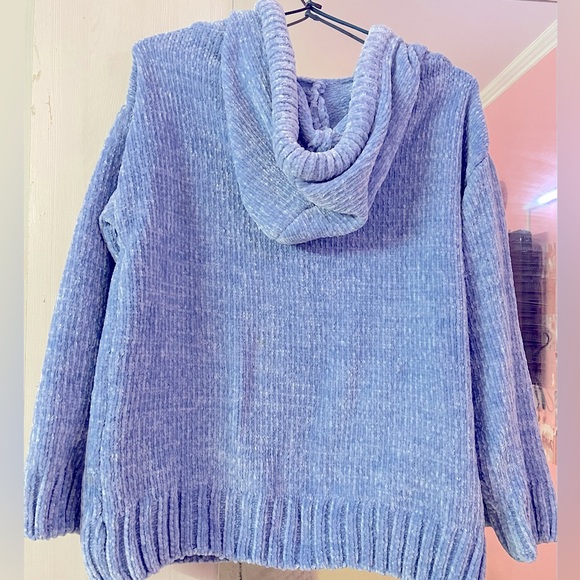 Very Soft warm hoodie in Size UK 12 by Max. Sky blue colour with front pockets - Picture 3 of 6